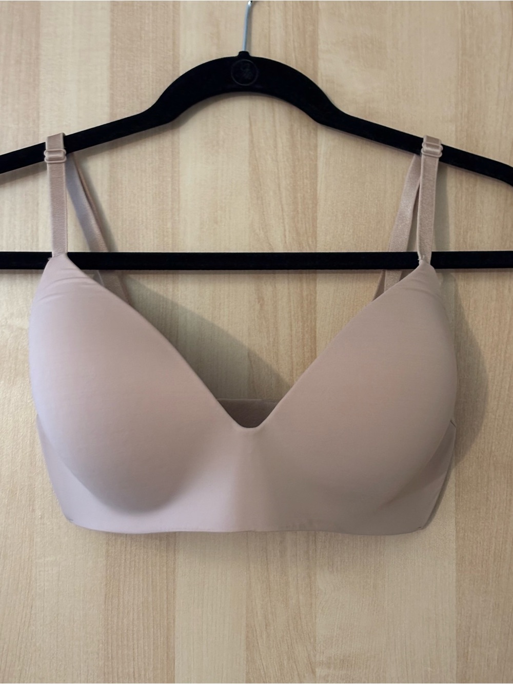 Victoria's Secret Beige Wireless Seamless T-Shirt Bra 34DD